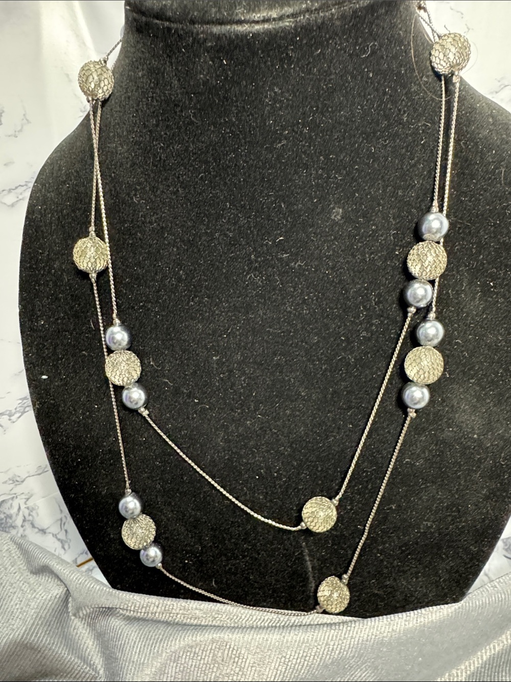 VTG Source Unknown Gold Tone  and Gray Layered Bead Necklace